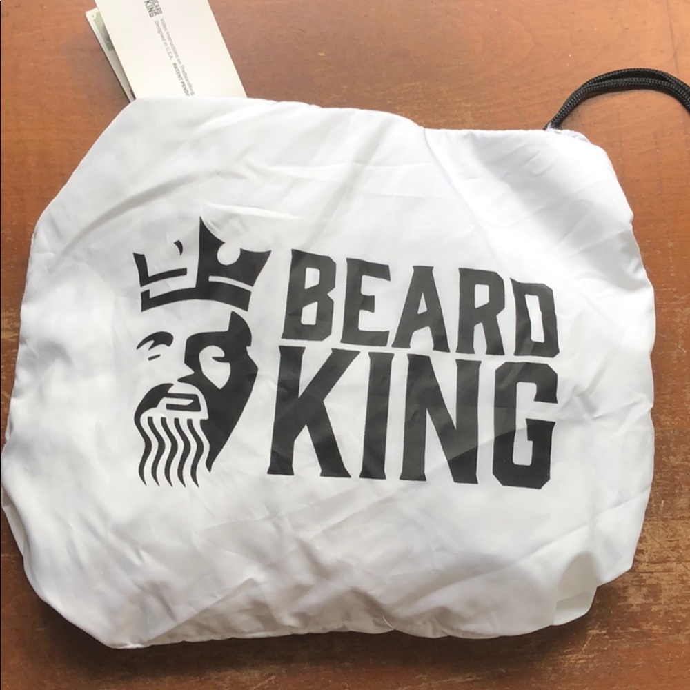 Beard King - The official beard bib.